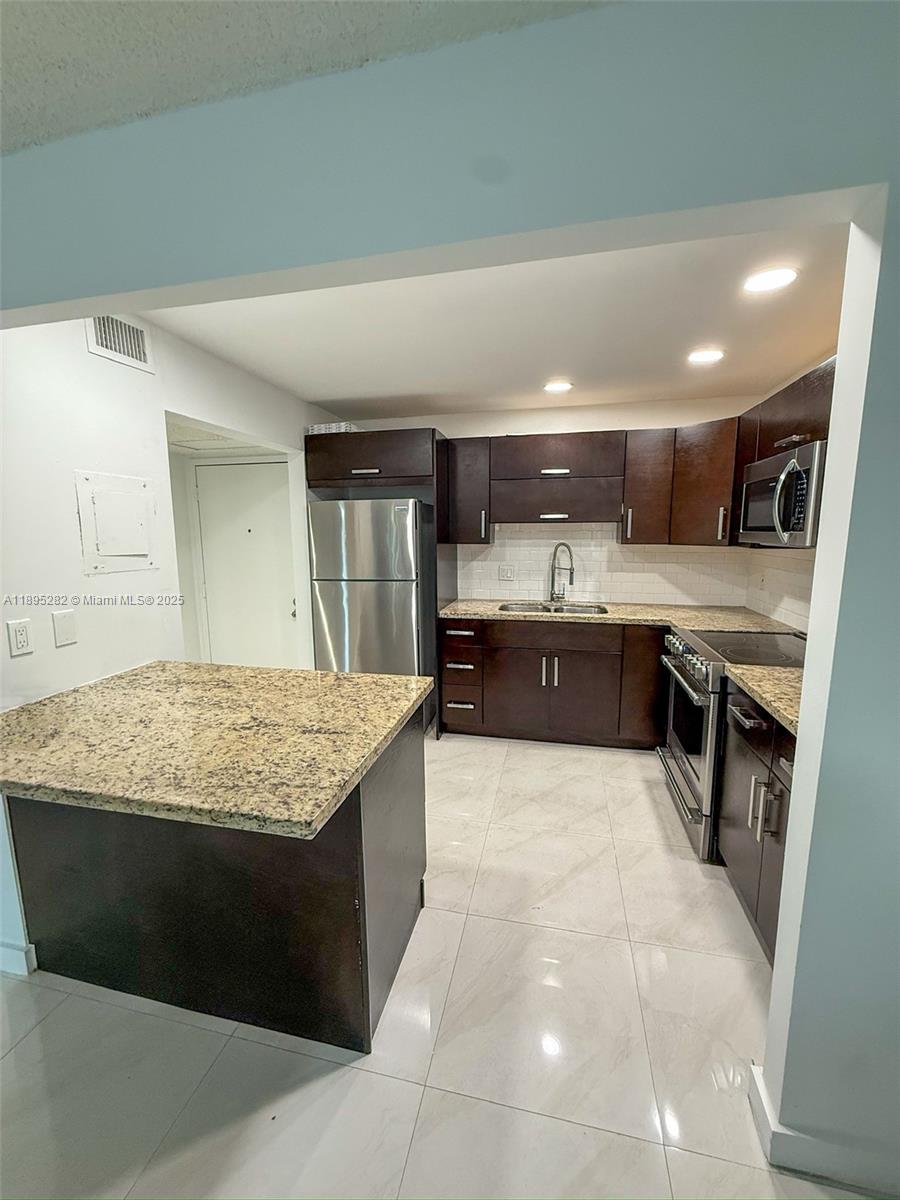 7051 Environ Boulevard, Unit 431 Lauderhill, FL 33319 - Photo 16 of 28