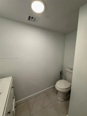 $1,800 | 7051 Environ Boulevard, Unit 431, Lauderhill, FL 33319