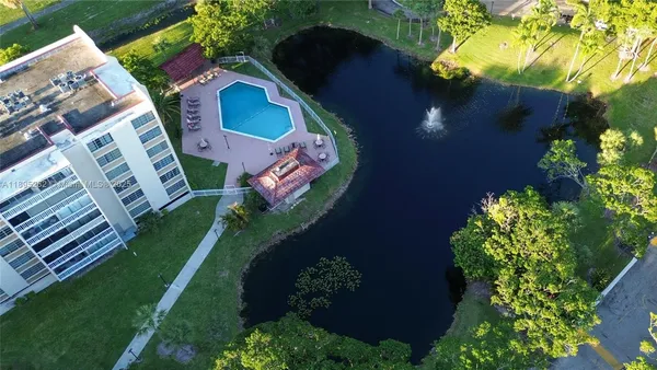 $1,800 | 7051 Environ Boulevard, Unit 431, Lauderhill, FL 33319