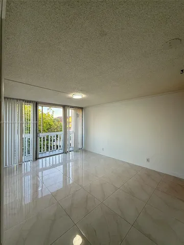 $1,800 | 7051 Environ Boulevard, Unit 431, Lauderhill, FL 33319