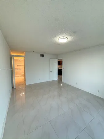 $1,800 | 7051 Environ Boulevard, Unit 431, Lauderhill, FL 33319