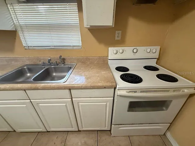 $1,700 | 4638 America Street, Orlando, FL 32811