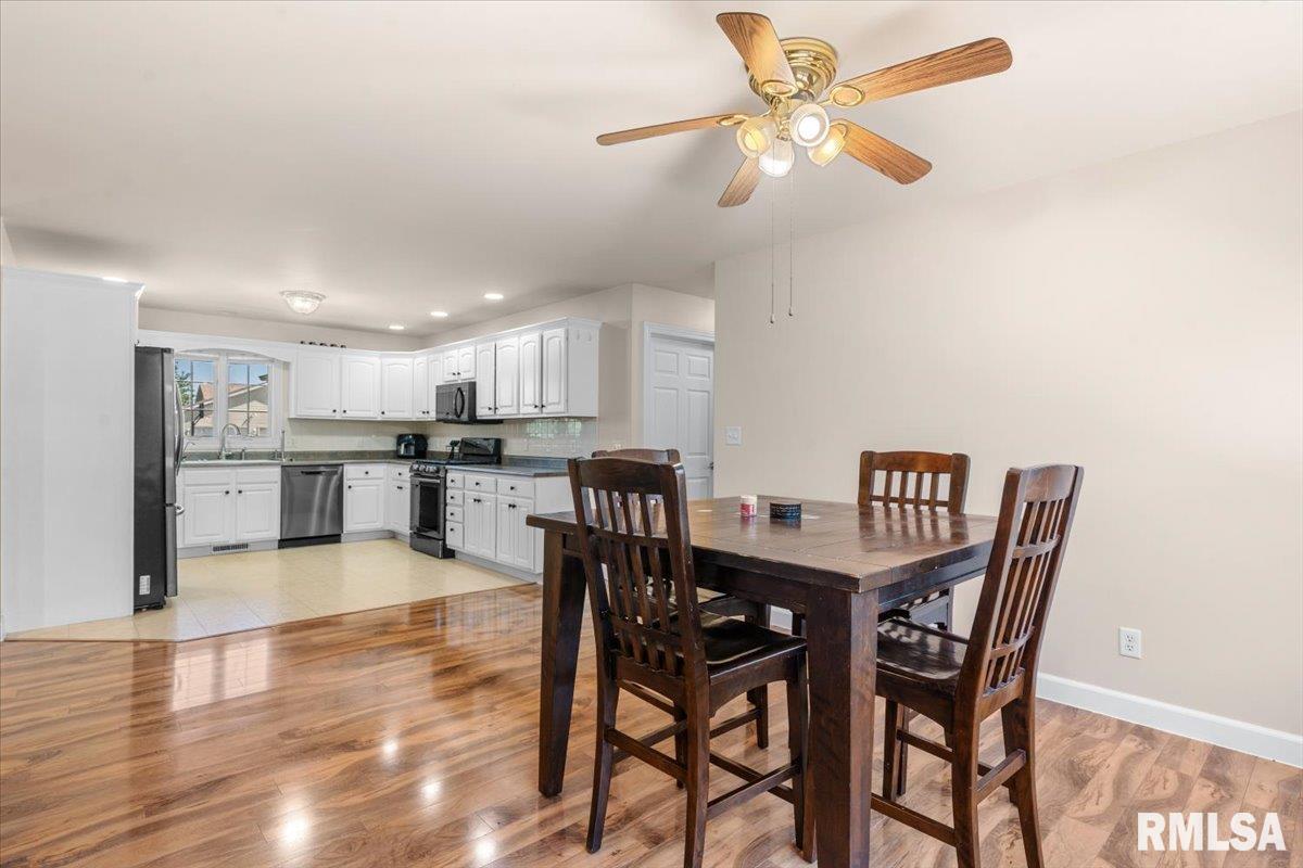 3700 Bergamot Drive Springfield, IL 62712 - Photo 8 of 38