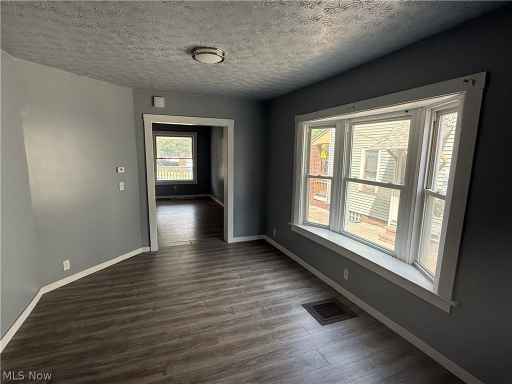 1143 Norwood Road Cleveland, OH 44103 - Photo 9 of 24