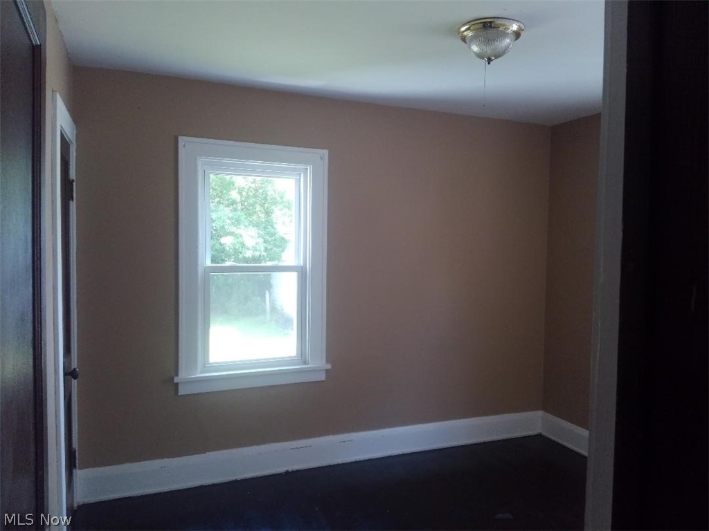 8002 Jameson Road Parma, OH 44129 - Photo 7 of 24
