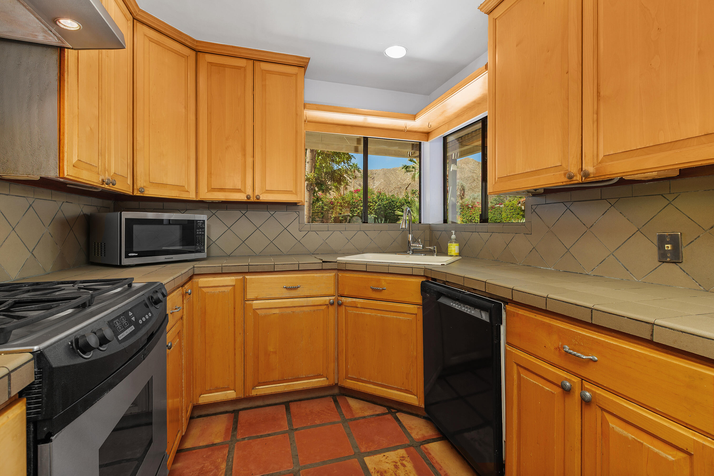 71461 Sahara Road Rancho Mirage, CA 92270 - Photo 25 of 56 25_12050128_187238_187238-EI-125
