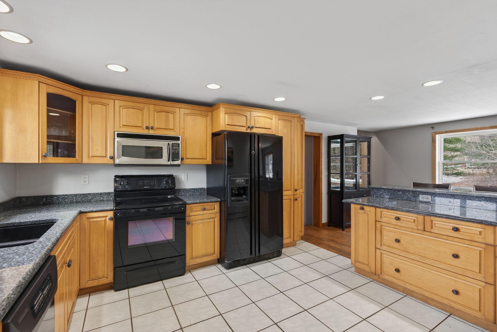 5 Meadow View Drive Biddeford, ME 04005 - Photo 13 of 44 Kitchen