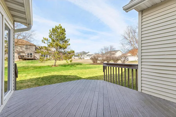 $650,000 | 5160 Charter Oaks Drive, Bettendorf, IA 52722