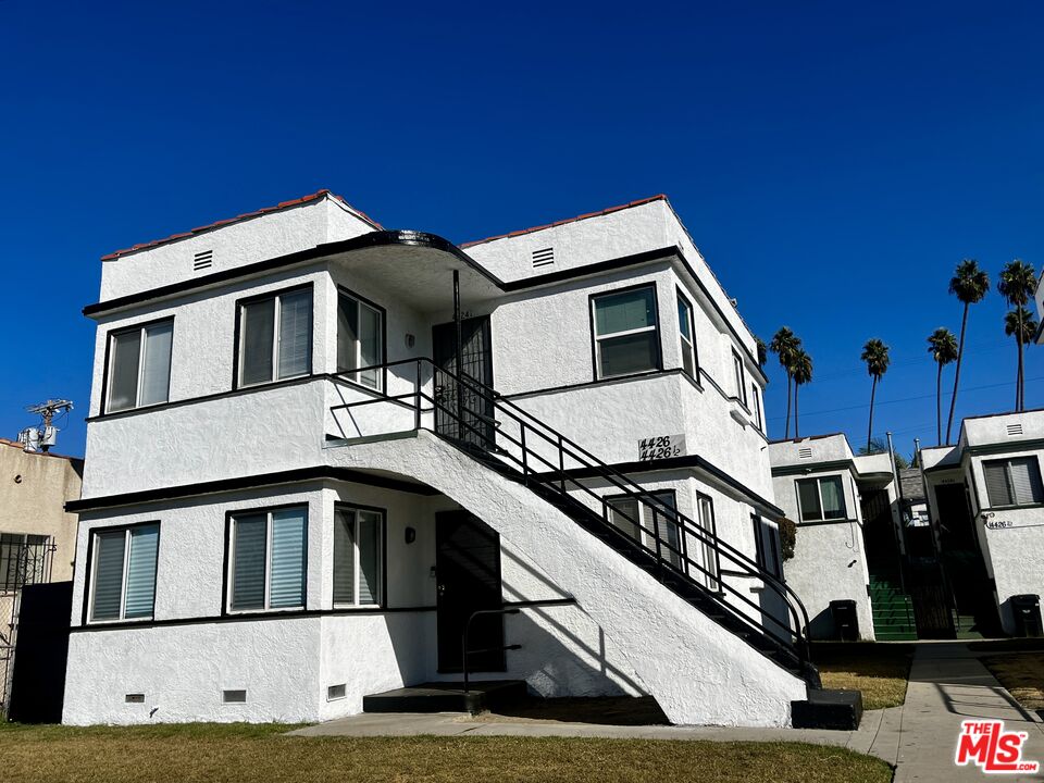a house view with a outdoor space
