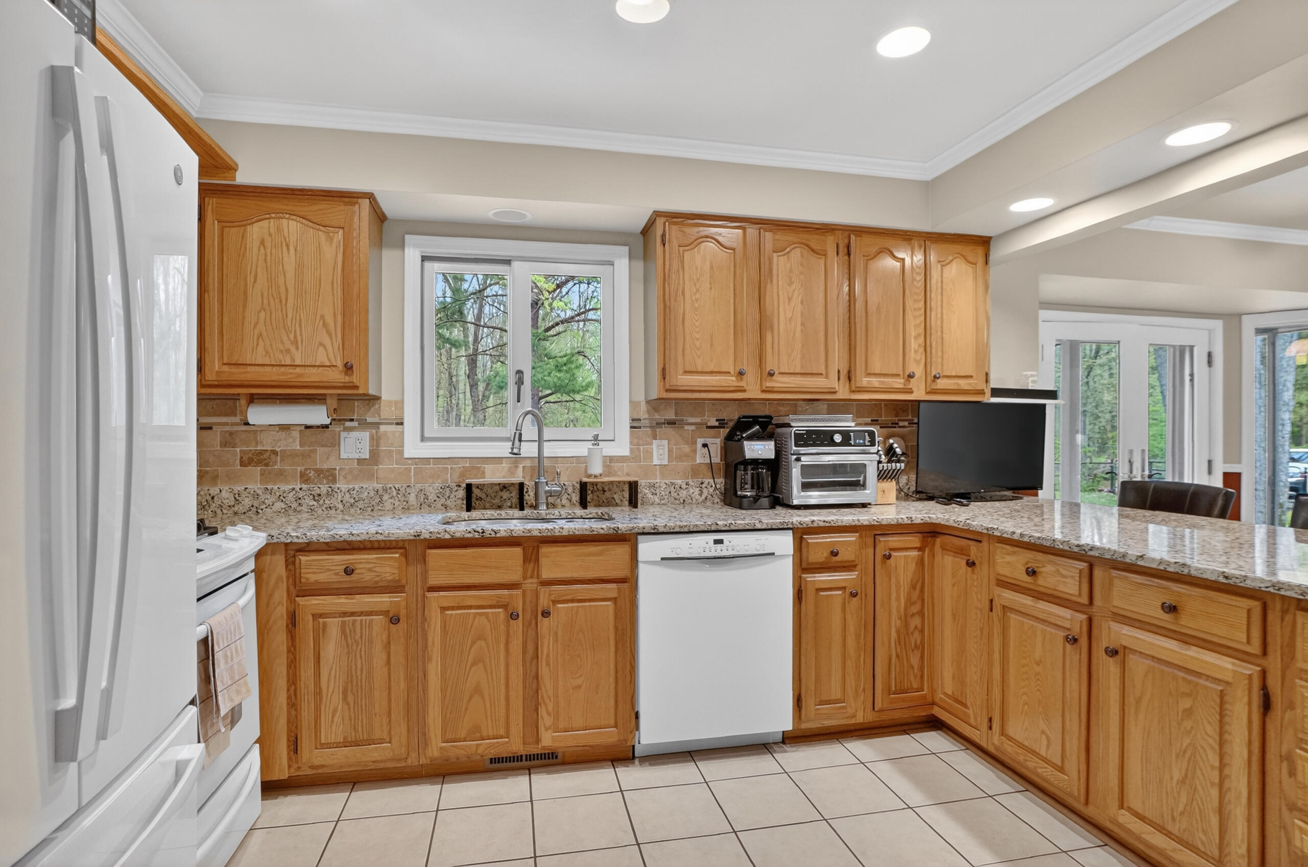11425 Mcgregor Road Pinckney, MI 48169 - Photo 16 of 50 Kitchen 2