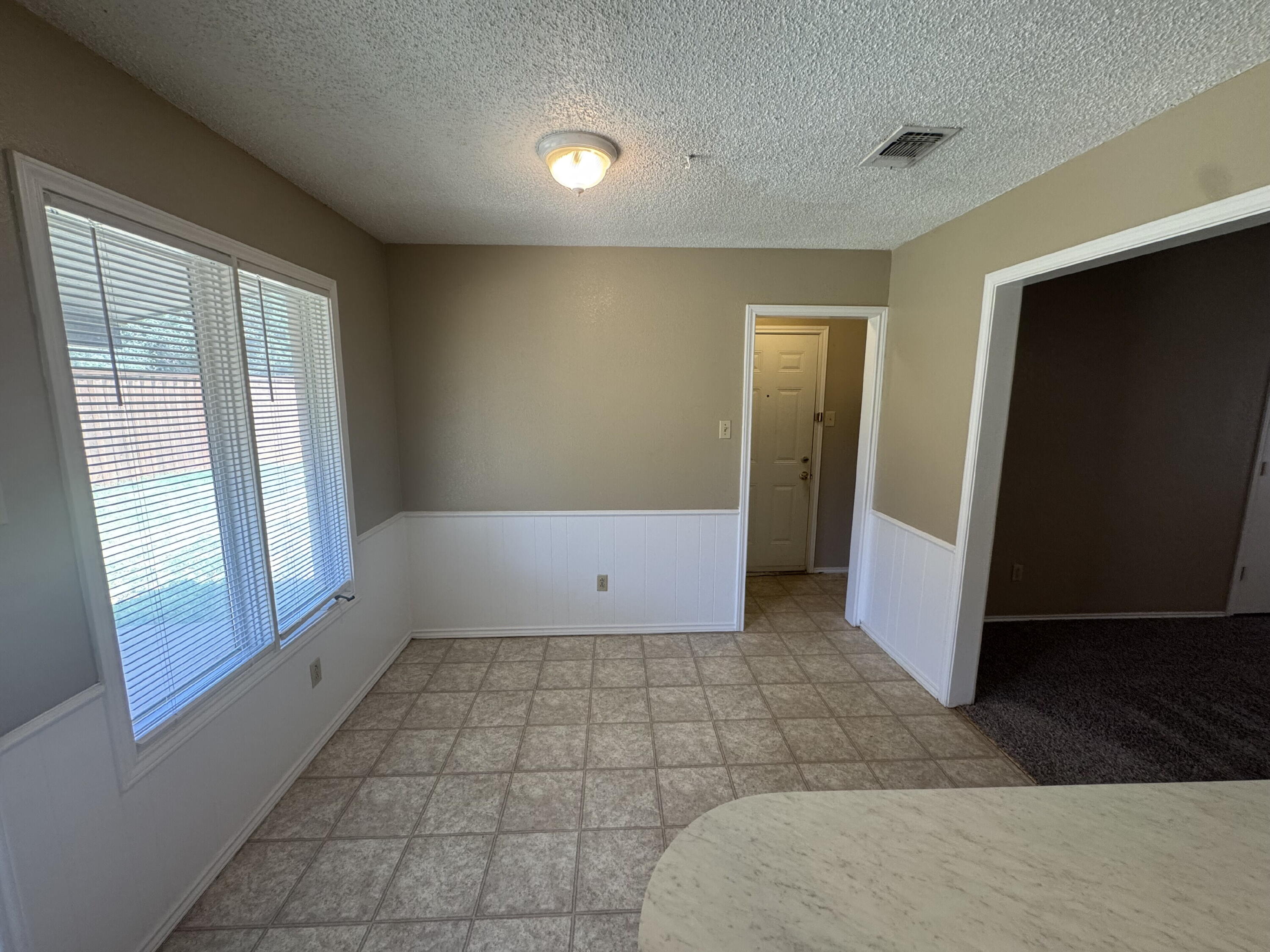6806 4th Street, Unit B Lubbock, TX 79416 - Photo 4 of 9 IMG_0305