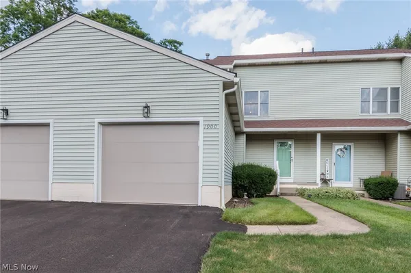 $199,900 | 1900 Lillian Road, Stow, OH 44224
