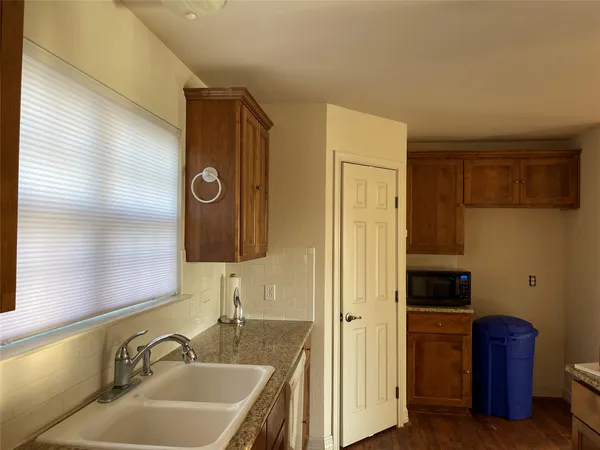 $2,300 | 6164 South Fm 535 Road, Cedar Creek, TX 78612