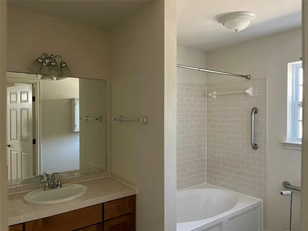 $2,300 | 6164 South Fm 535 Road, Cedar Creek, TX 78612