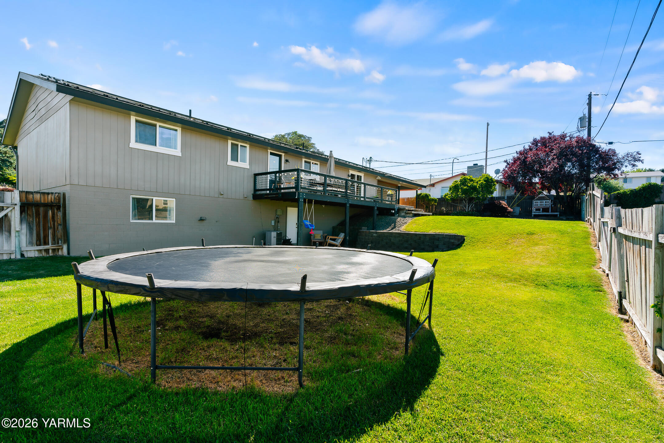 8104 Viewcrest Way Yakima, WA 98908 - Photo 35 of 35 Backyard