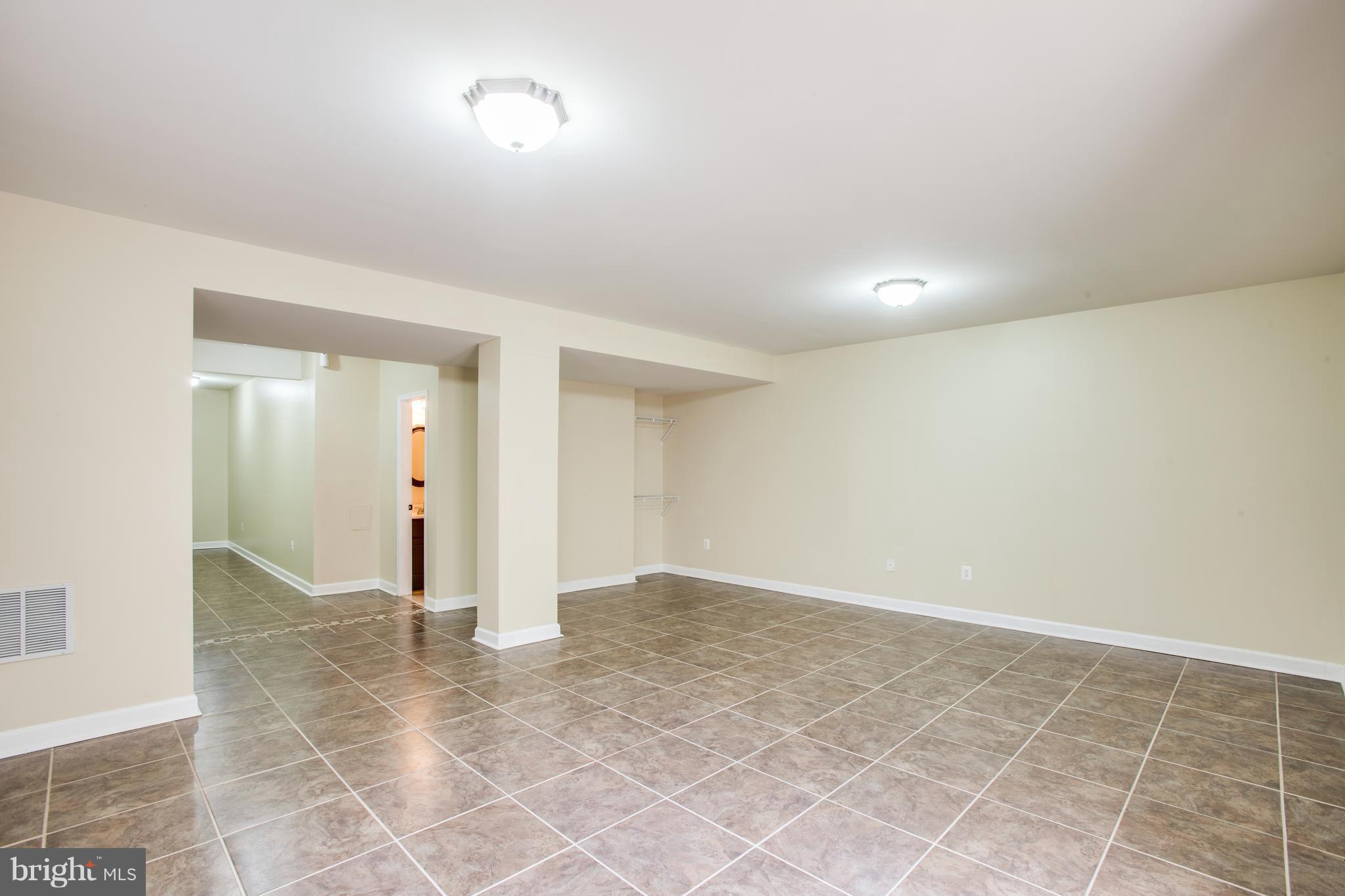 3857 Graham Park Road Triangle, VA 22172 - Photo 4 of 29 Porcelain Floor