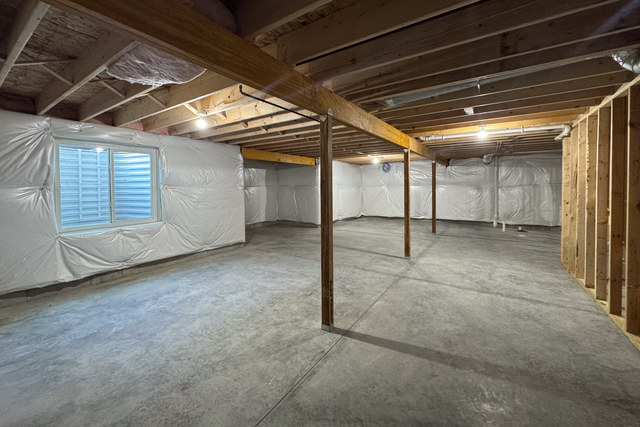 634 Anjali Court, Unit R Sycamore, IL 60178 - Photo 20 of 20 a view of an empty room