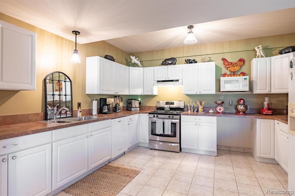 256 Inverness Highland, MI 48357 - Photo 59 of 99 Gallery Image 59
