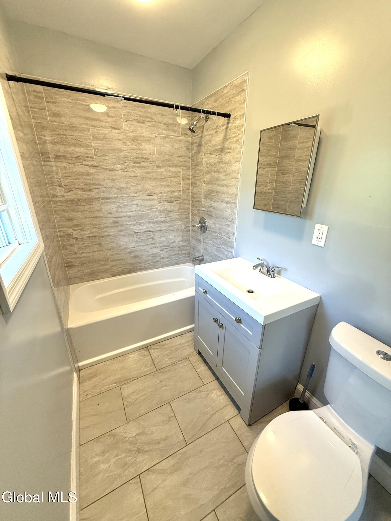 126 Prospect Street, Unit 2 Schenectady, NY 12308 - Photo 13 of 13 IMG_4066