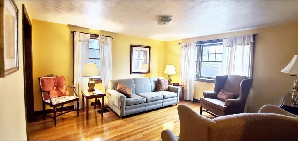 83 Brae Road Weymouth, MA 02191 - Photo 4 of 16