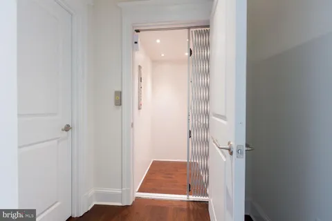 a view of bathroom with shower