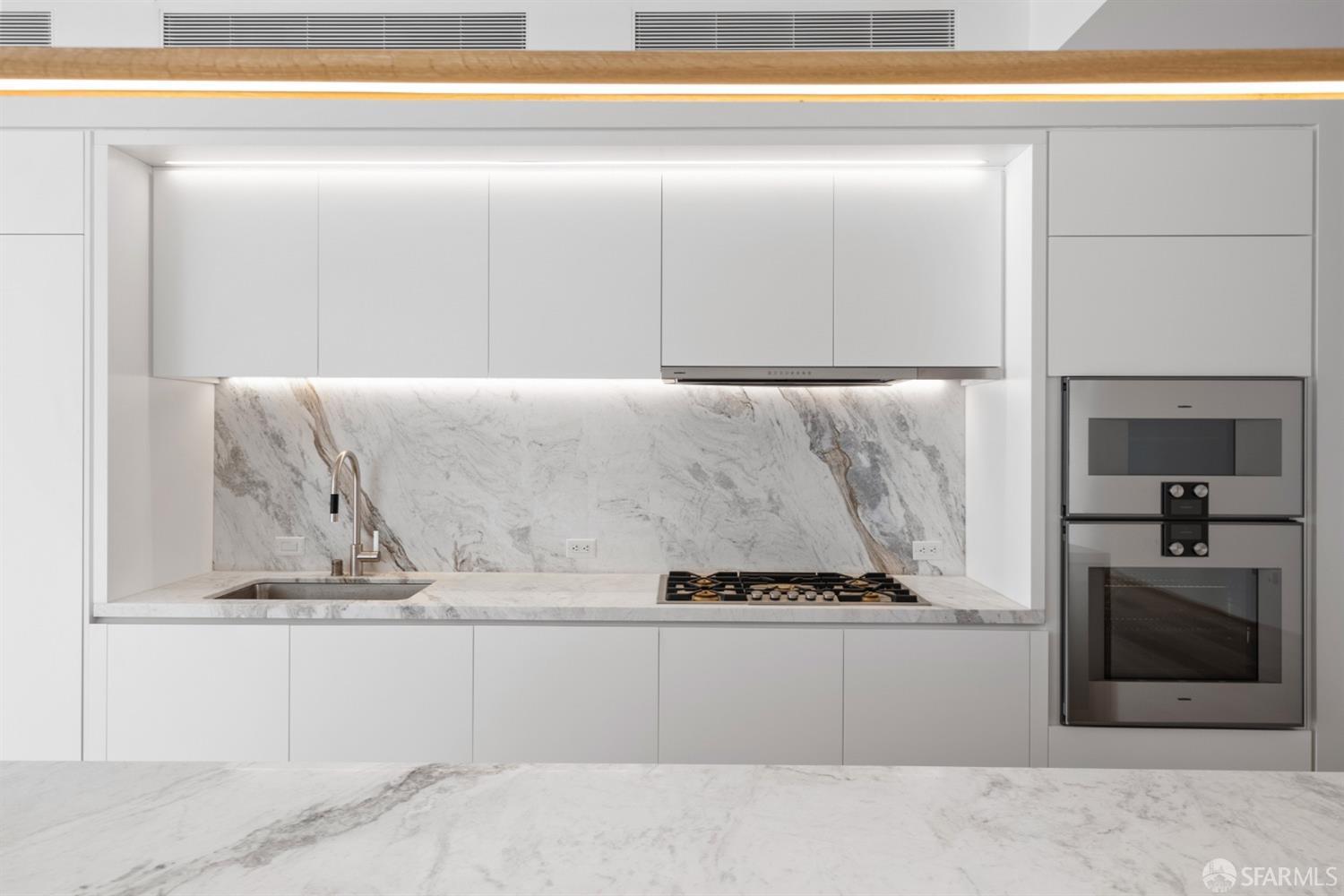 1 Steuart Street, Unit 1903 San Francisco, CA 94105 - Photo 4 of 50