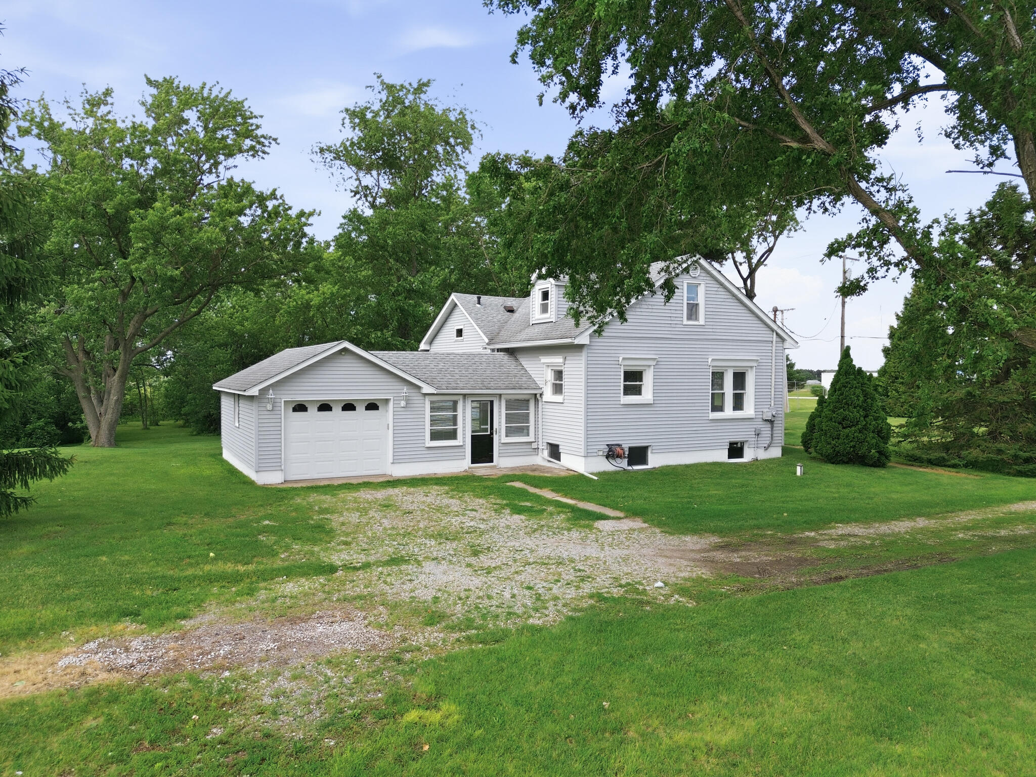 8240 Randolph Street Crown Point, IN 46307 - Photo 9 of 60 2048x1536