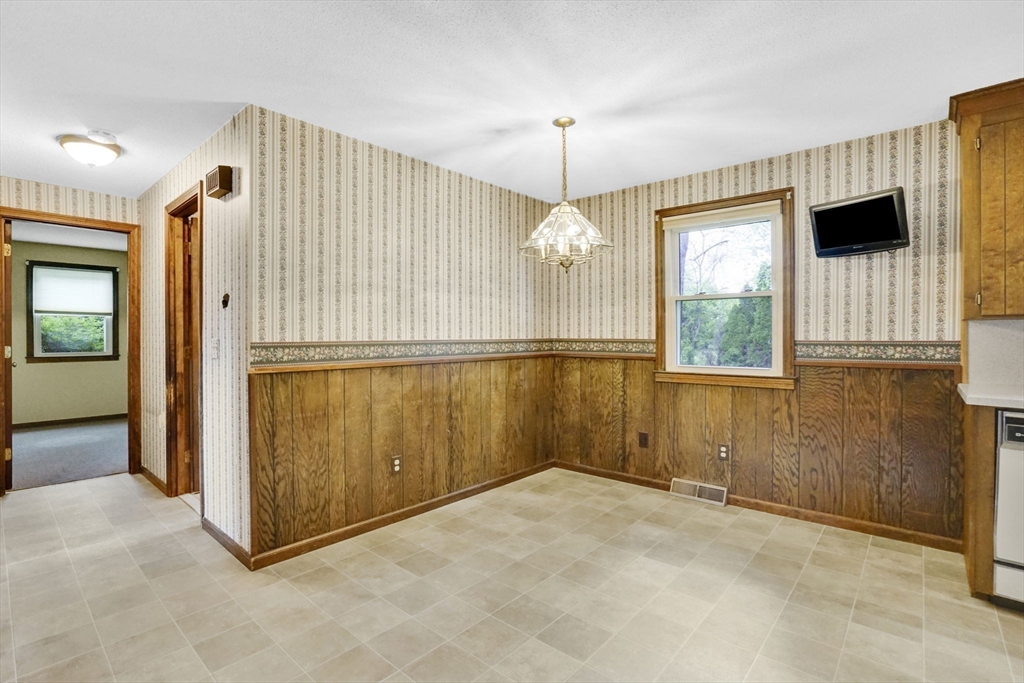 95 Old Lane Road Springfield, MA 01129 - Photo 15 of 41 Gallery Image 15