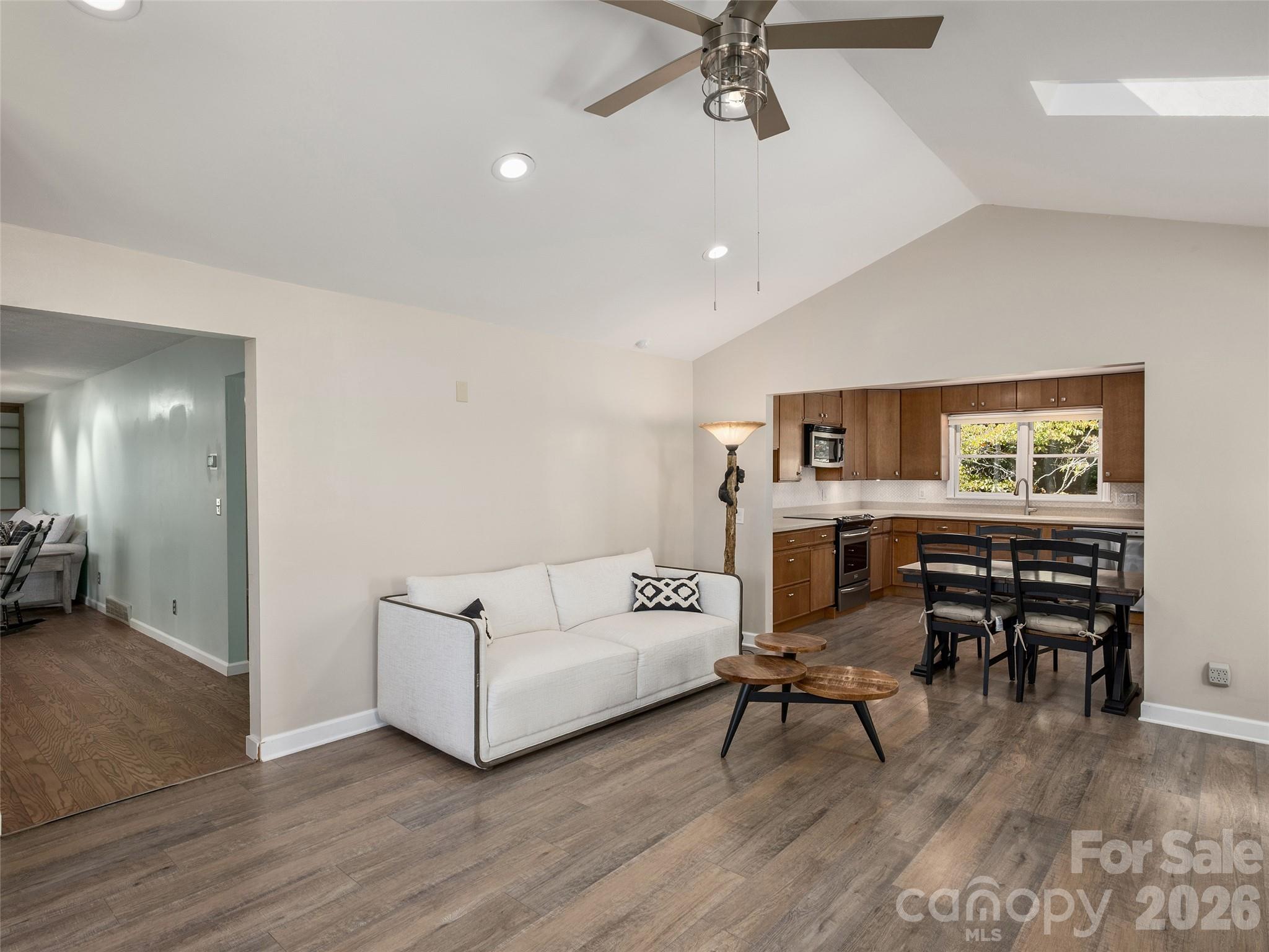 623 Owensby Road Hendersonville, NC 28792 - Photo 6 of 36 Gallery Image 6