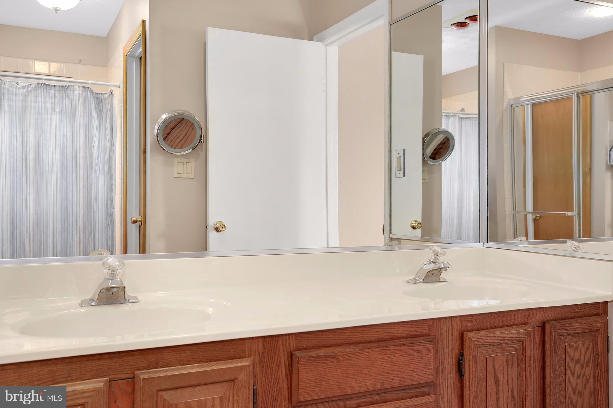 8830 Pikesville Road Baltimore, MD 21208 - Photo 21 of 30 Bath (Master)