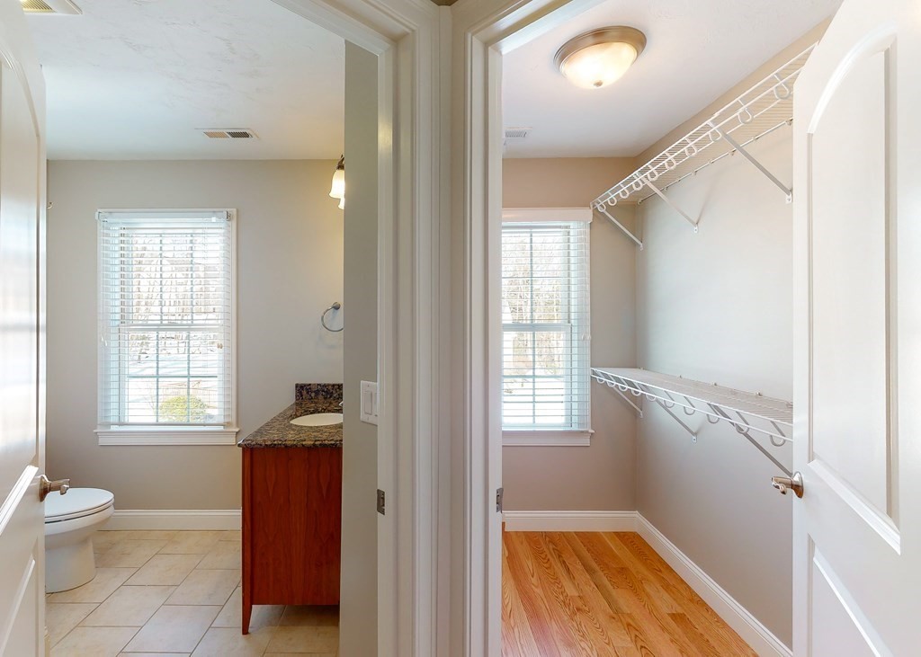 80 Clubhouse Way, Unit 80 Sutton, MA 01590 - Photo 20 of 29 a view of room with window and tub