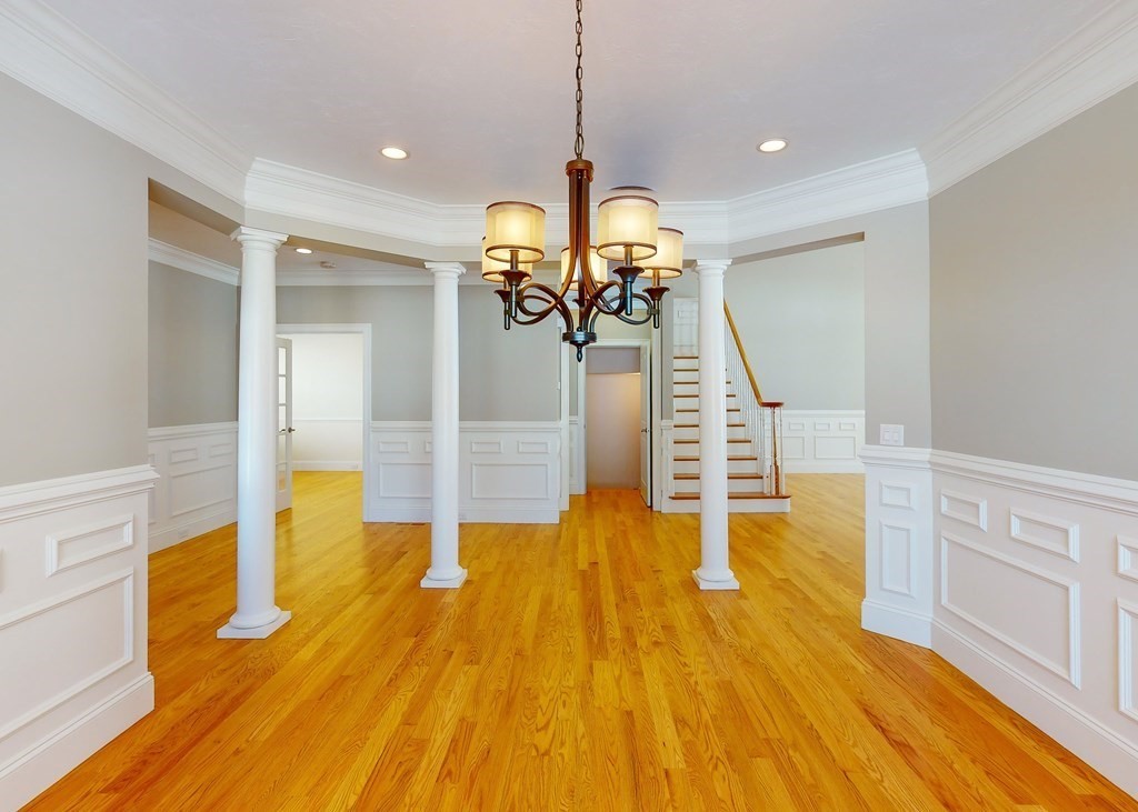 80 Clubhouse Way, Unit 80 Sutton, MA 01590 - Photo 5 of 29 a view of a living room