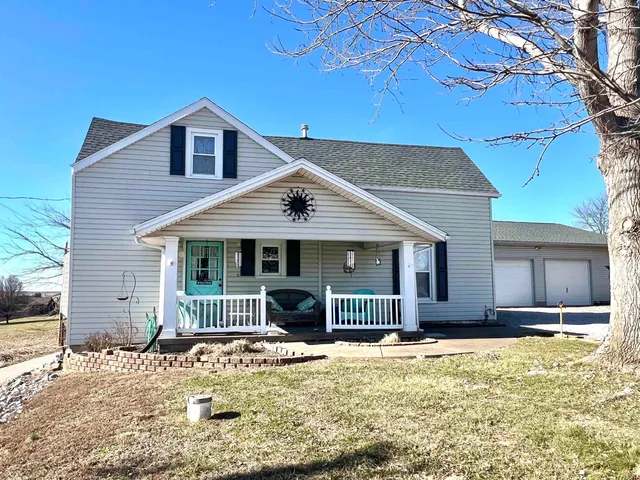 $285,000 | 19100 Owensville Road, Haubstadt, IN 47639