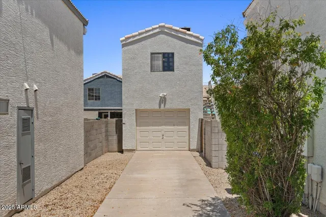 $2,500 | 2730 East Cambridge Avenue, Phoenix, AZ 85008