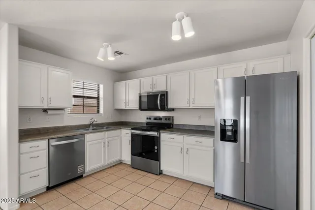 $2,500 | 2730 East Cambridge Avenue, Phoenix, AZ 85008