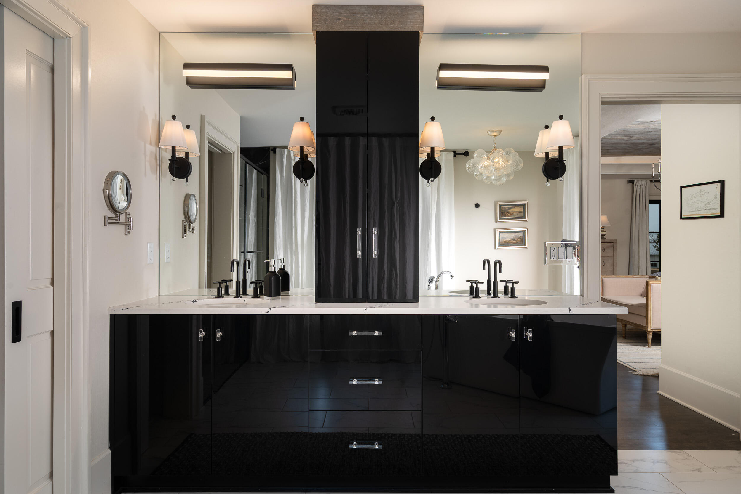 13700 Riverland Road Mequon, WI 53097 - Photo 27 of 63 Private Primary Bathroom