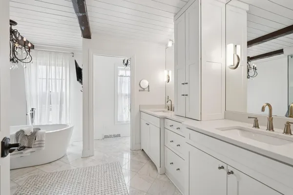 $3,995,000 | 13700 Riverland Road, Mequon, WI 53097