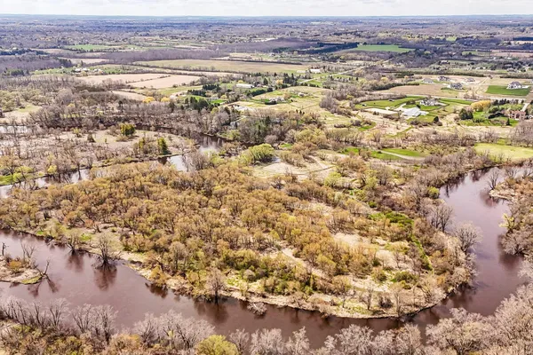 $3,995,000 | 13700 Riverland Road, Mequon, WI 53097