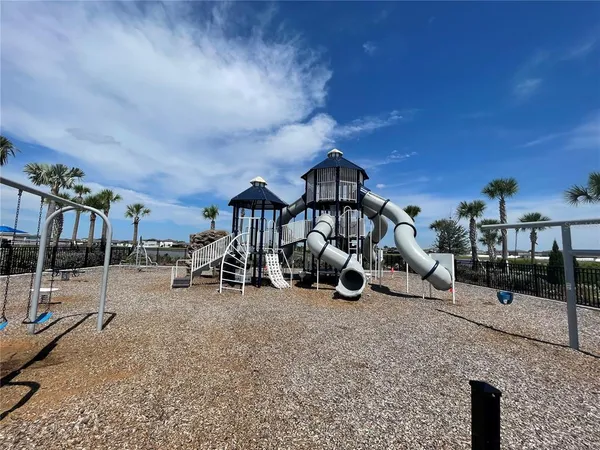 $2,400 | 590 Sunlit Coral Street, Ruskin, FL 33570