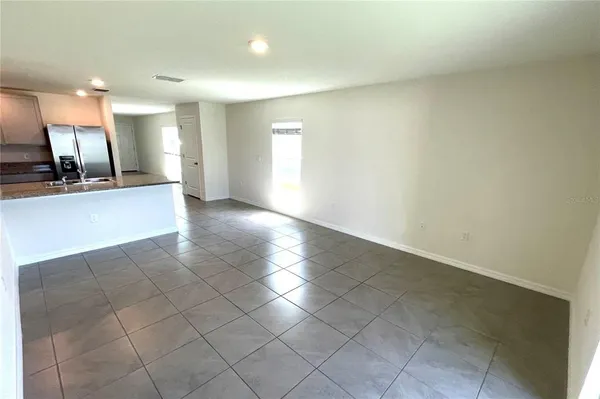 $2,400 | 590 Sunlit Coral Street, Ruskin, FL 33570