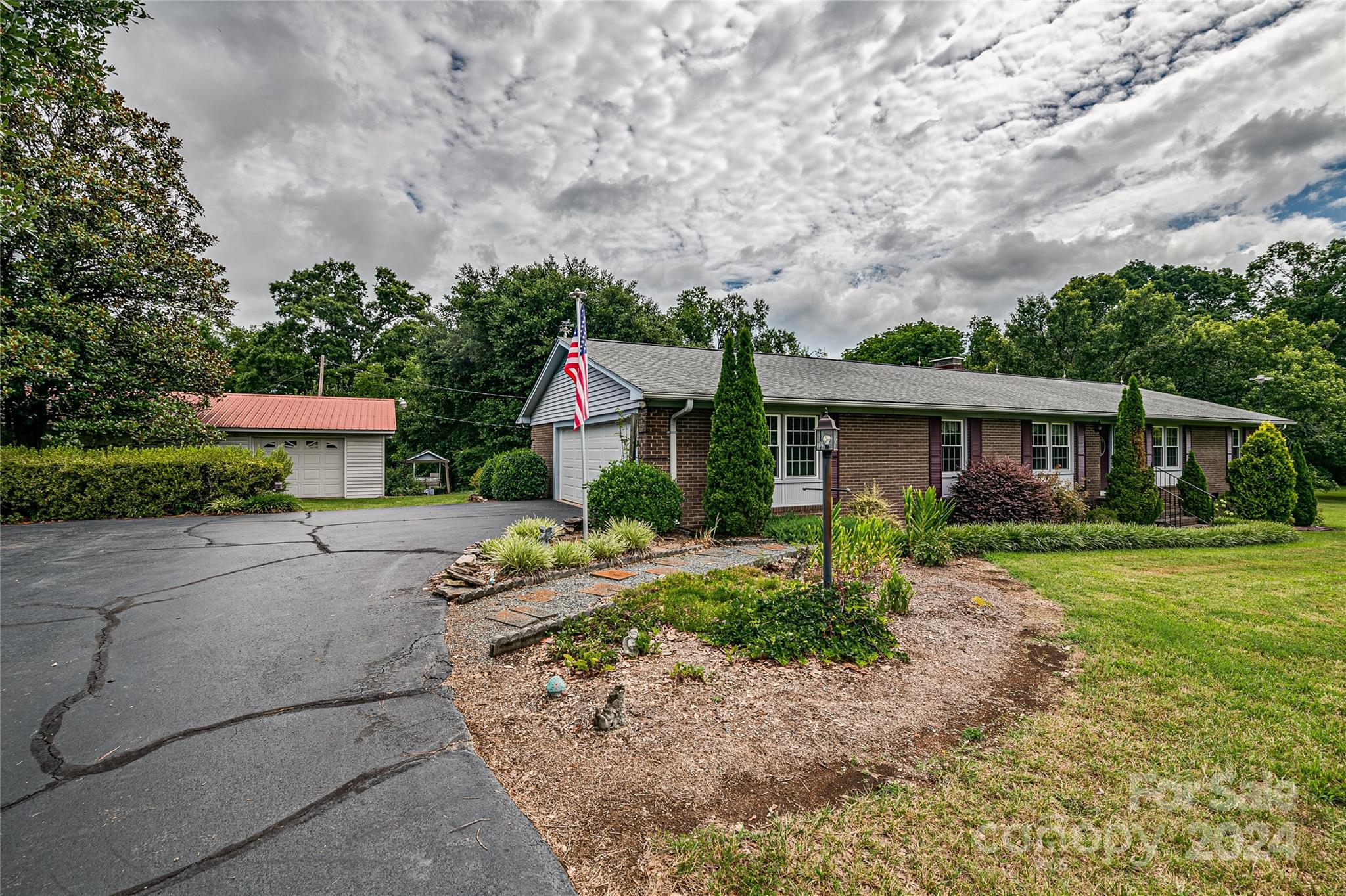 332 West Deep Springs Road Peachland, NC 28133 - Photo 3 of 41 Gallery Image 3