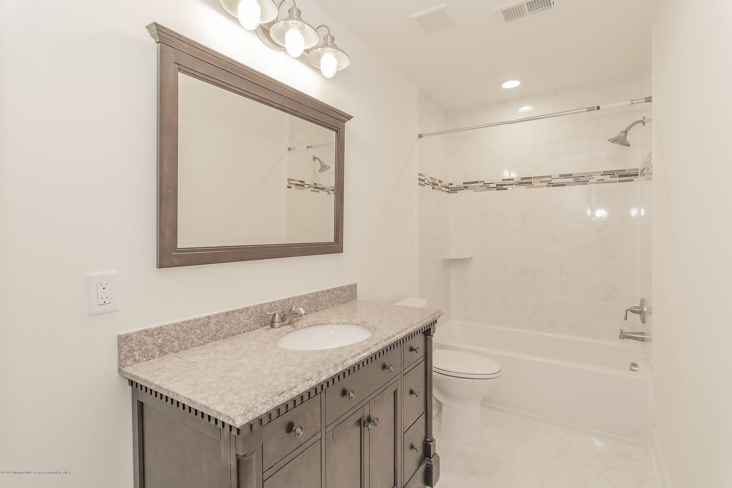 566 Lloyd Road Toms River, NJ 08753 - Photo 17 of 25 guestbath1