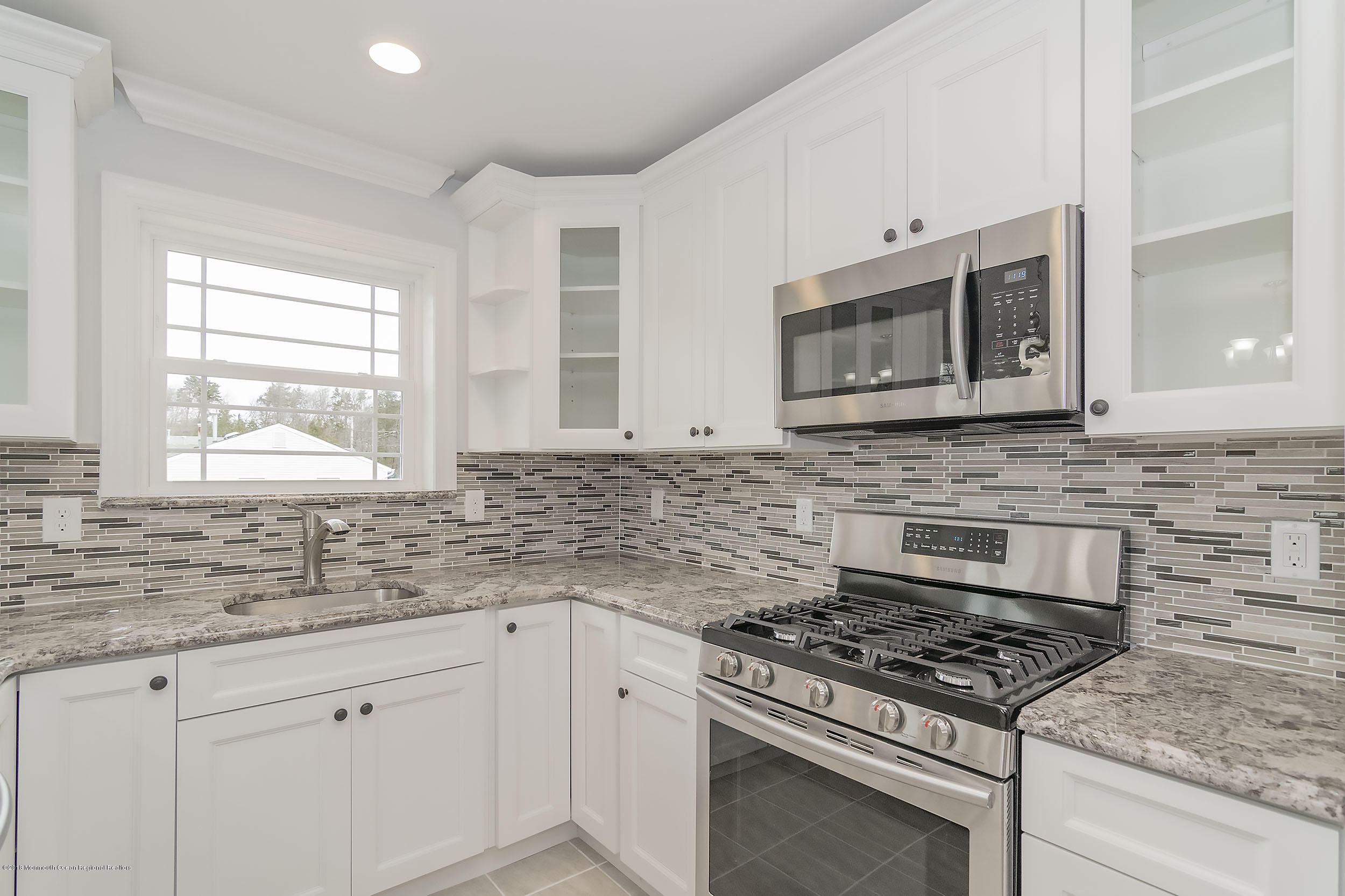 566 Lloyd Road Toms River, NJ 08753 - Photo 6 of 25 kit4