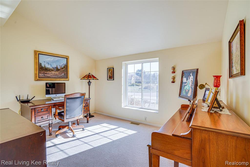 820 Downhill Lane Rochester Hills, MI 48307 - Photo 6 of 43
