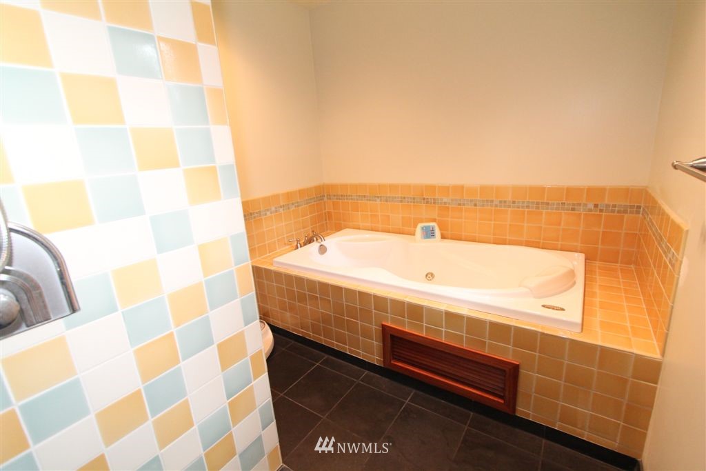 23931 Dockton Road Southwest Vashon, WA 98070 - Photo 14 of 25 Gallery Image 14