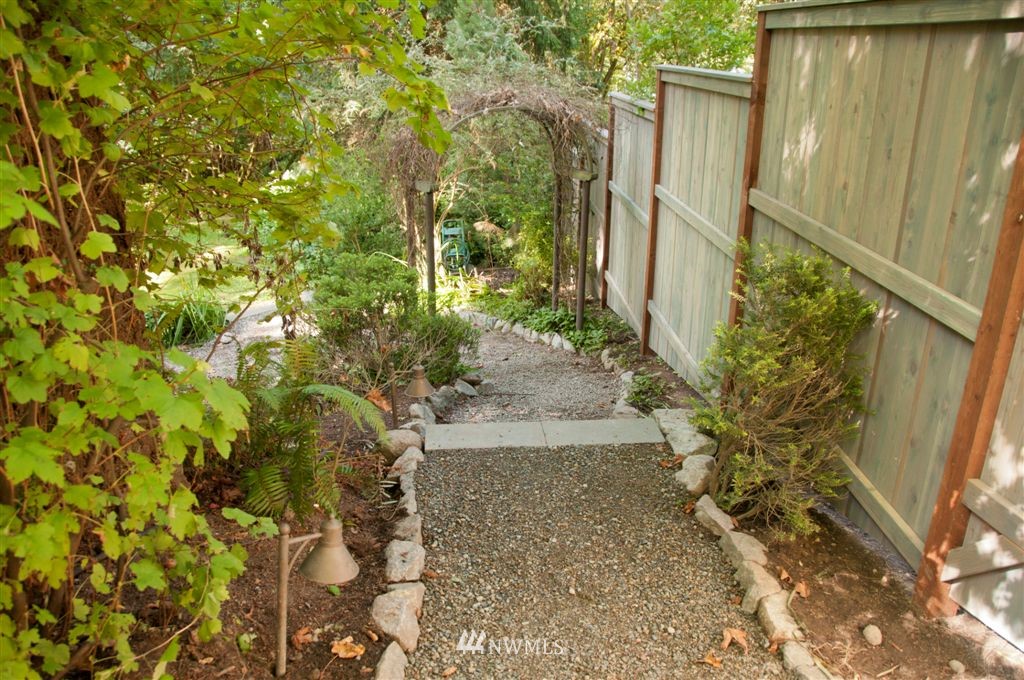23931 Dockton Road Southwest Vashon, WA 98070 - Photo 23 of 25 Gallery Image 23