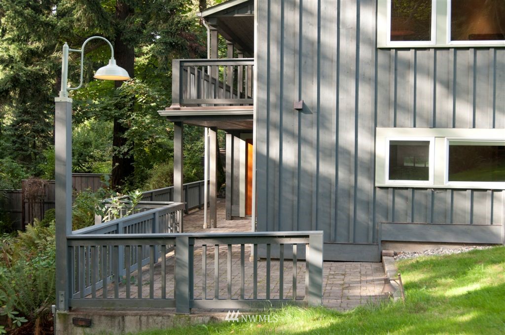 23931 Dockton Road Southwest Vashon, WA 98070 - Photo 4 of 25 Gallery Image 4