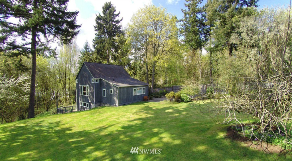 23931 Dockton Road Southwest Vashon, WA 98070 - Photo 5 of 25 Gallery Image 5