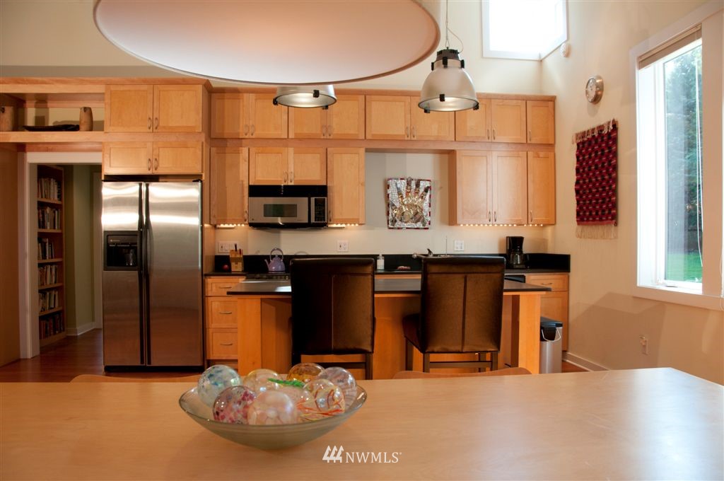 23931 Dockton Road Southwest Vashon, WA 98070 - Photo 9 of 25 Gallery Image 9