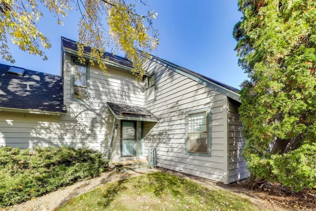 $225,000 | 740 Chandler Road, Gurnee, IL 60031